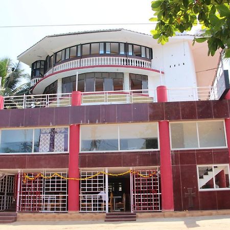 Hotel M R Manfred Calangute Buitenkant foto