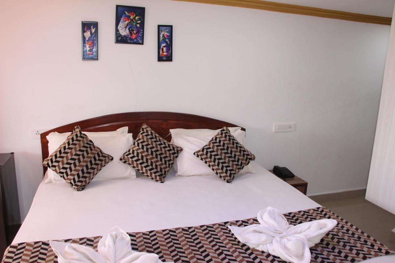 Hotel M R Manfred Calangute Buitenkant foto