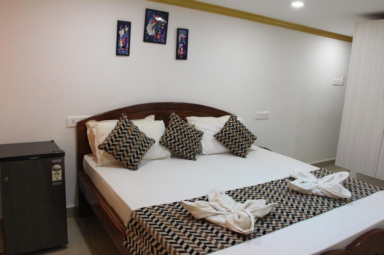 Hotel M R Manfred Calangute Buitenkant foto