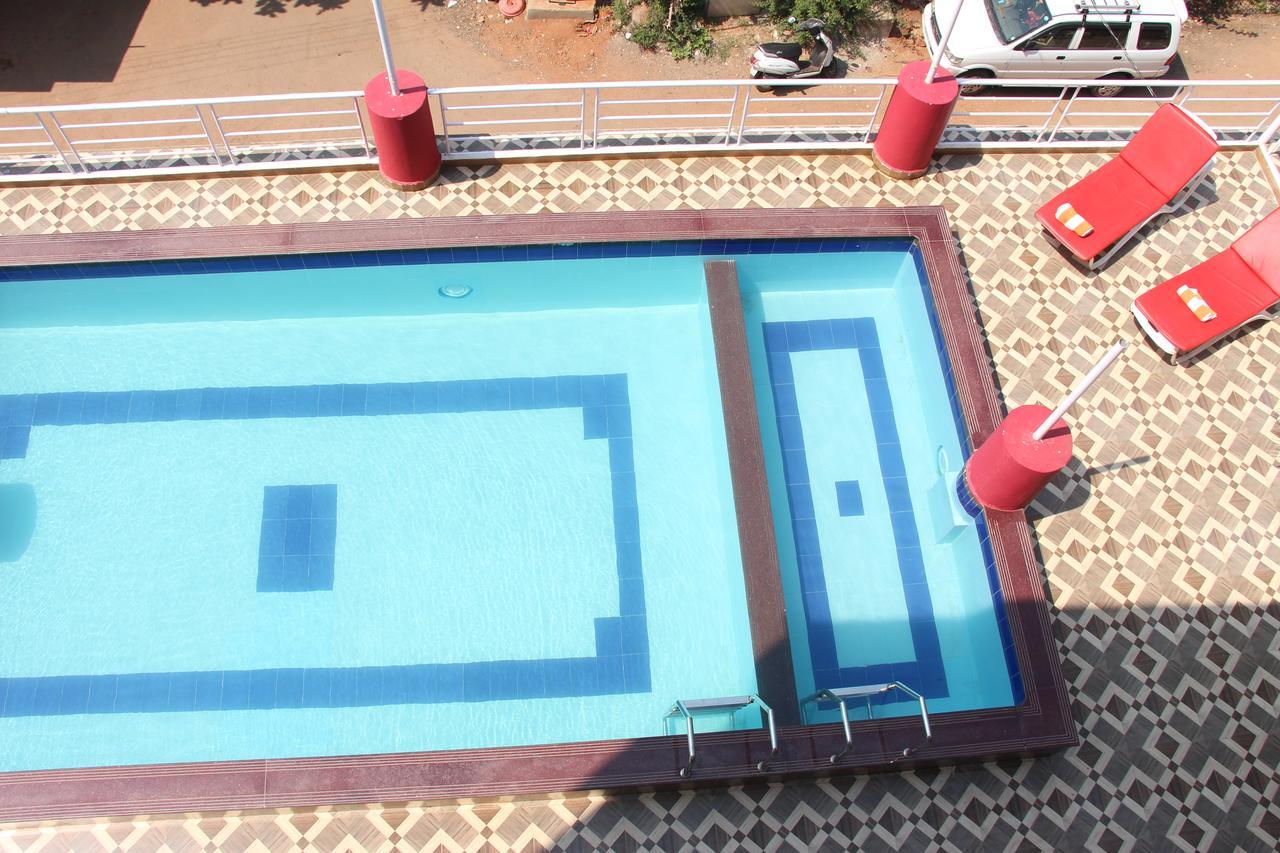 Hotel M R Manfred Calangute Buitenkant foto