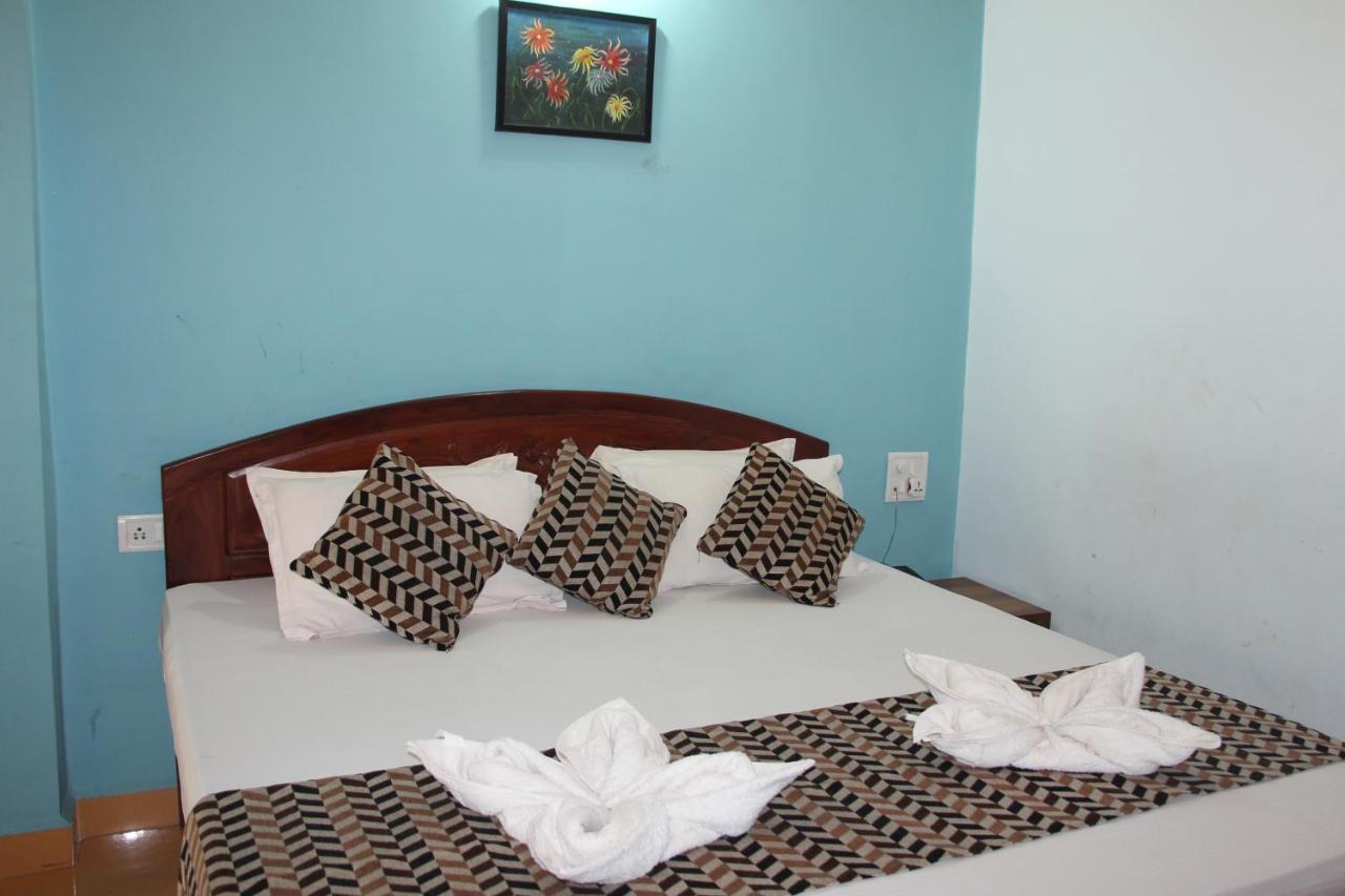 Hotel M R Manfred Calangute Buitenkant foto