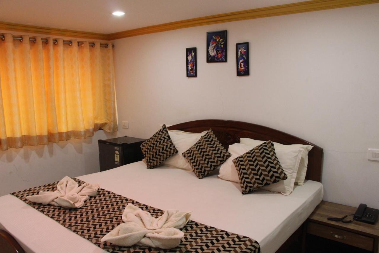 Hotel M R Manfred Calangute Buitenkant foto