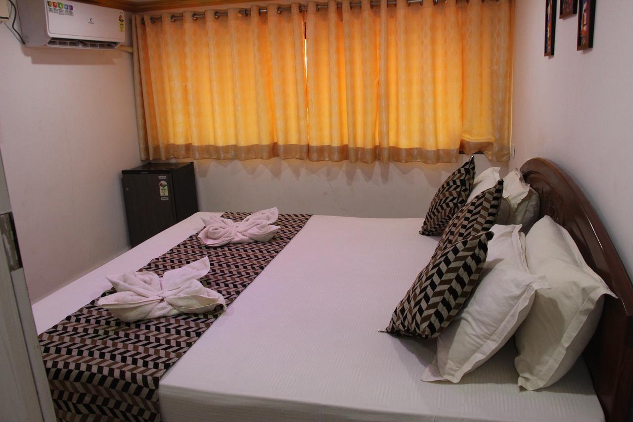 Hotel M R Manfred Calangute Buitenkant foto